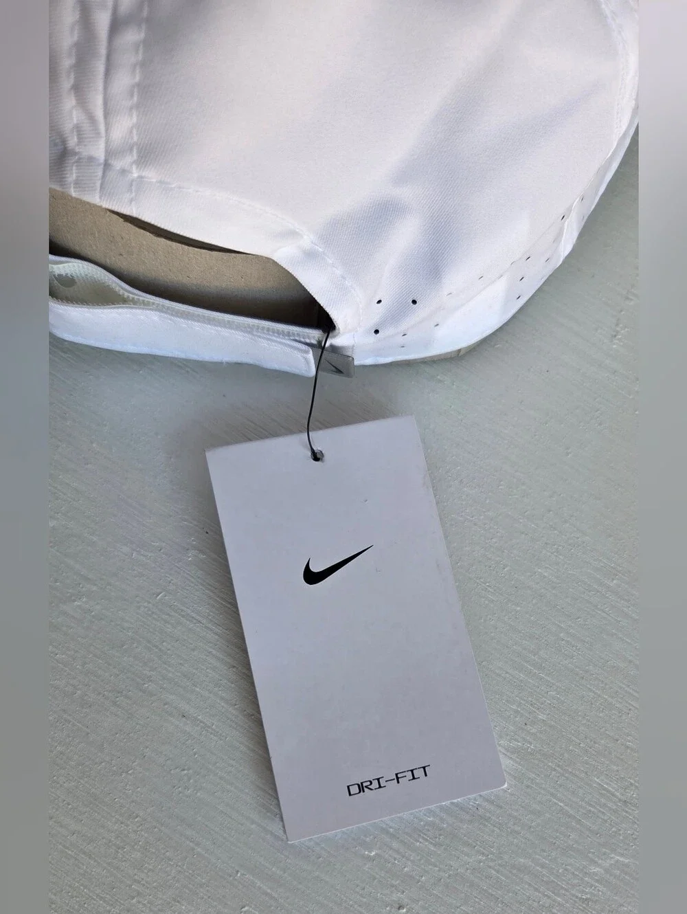 Nike Dri-Fit Featherlight Ball Cap